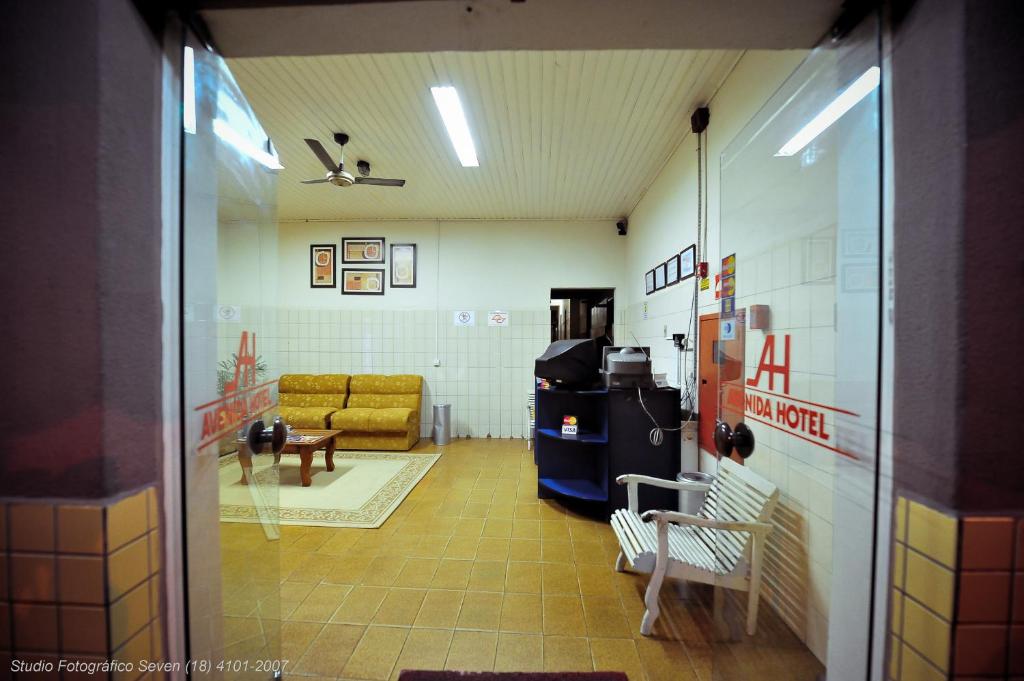  Avenida Hotel