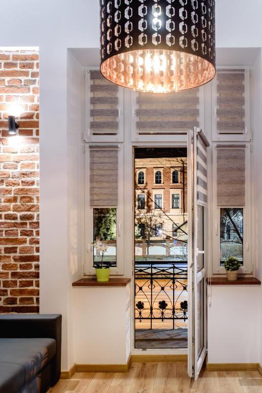 2 Nights Apartments - great location, right next to Main Rail and Bus Station, 10 min to Main Square by foot - Resim 13