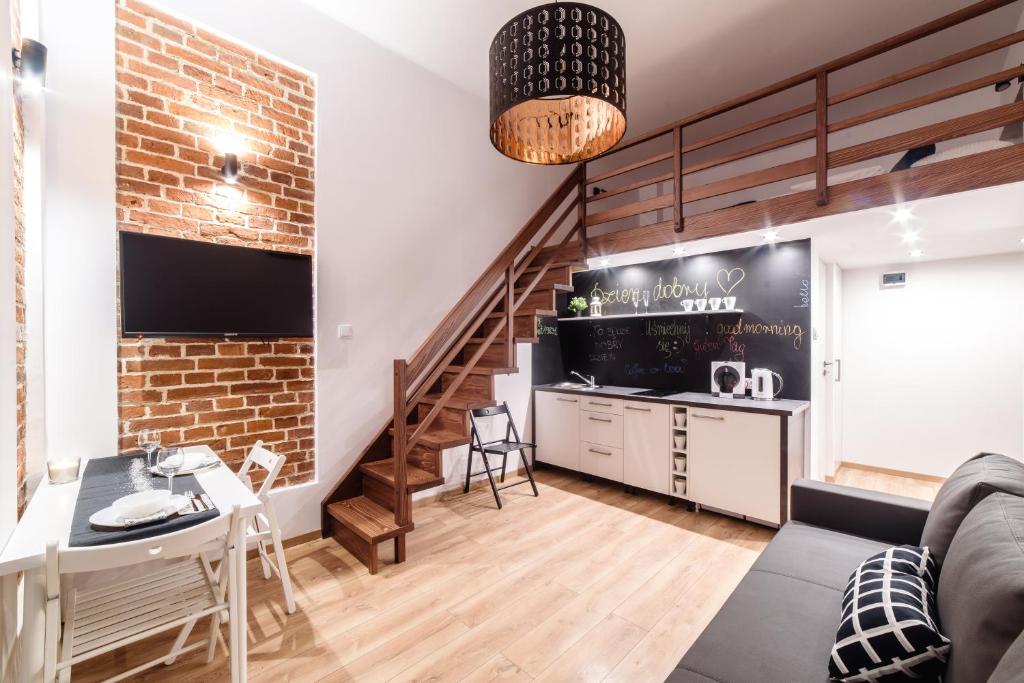 2 Nights Apartments - great location, right next to Main Rail and Bus Station, 10 min to Main Square by foot - Resim 12