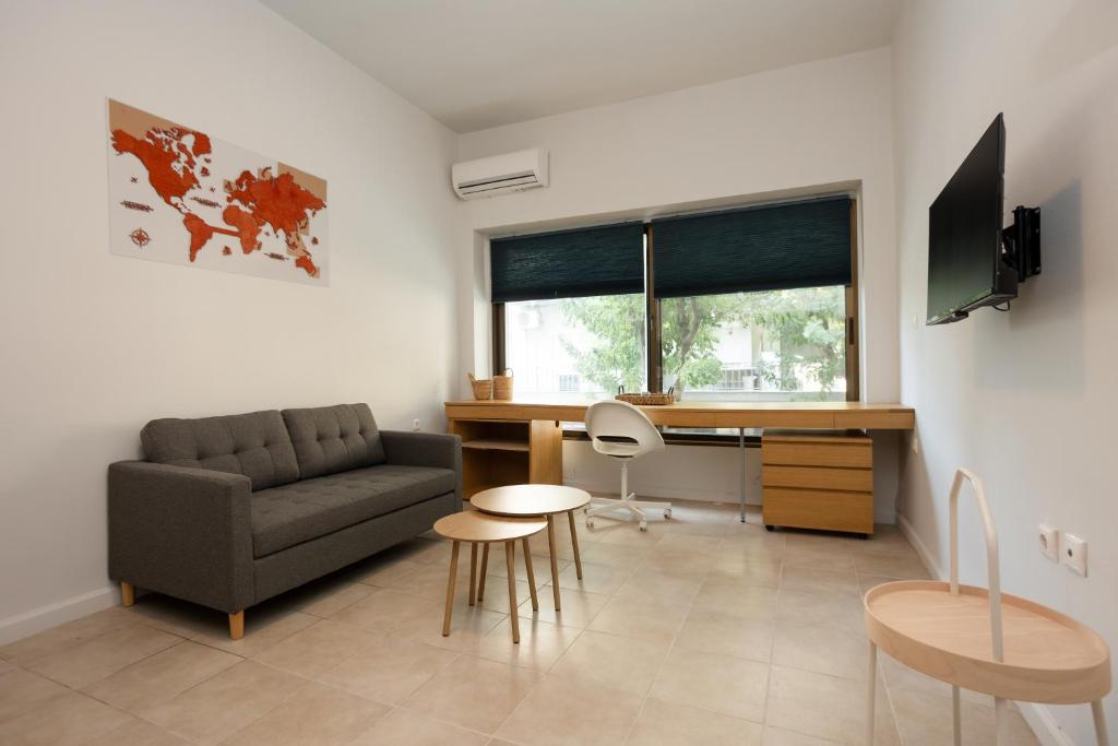 Suggrou white studio #40