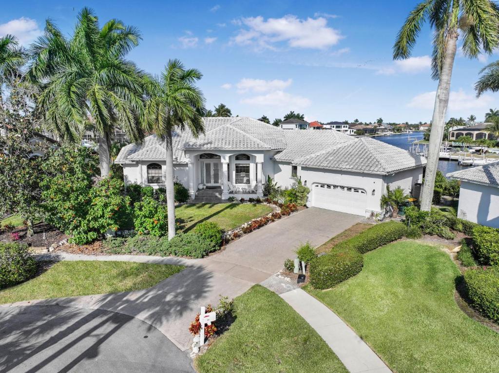951 Ruby Court - Housity