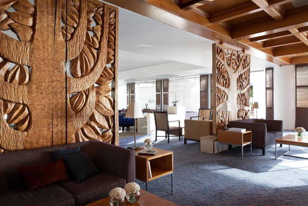 Ein Sitzbereich in der Unterkunft Royal Beach Eilat by Isrotel Exclusive