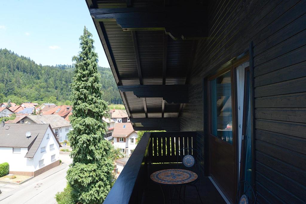 Nespecifikovaný výhled na hory nebo výhled na hory při pohledu z hotelu