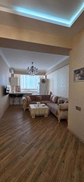 فضای داخلی Cozy Apartment by Botanical Garden در باکو - تصویر ۳