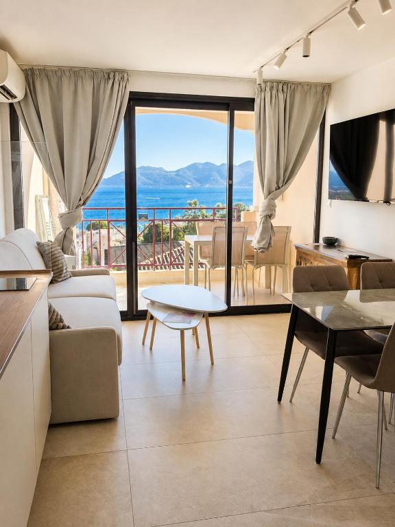 Villa Francia T1bis, 4P, Parking, Terrasse vue mer, Piscine, Tennis