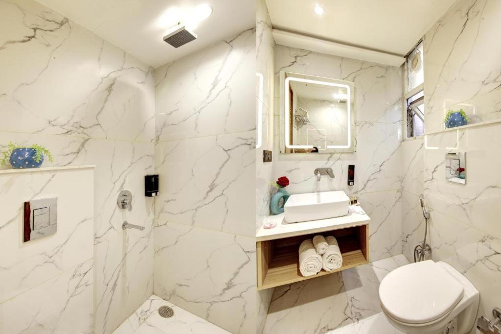 Hotel Silkyrise Plaza در دهلی نو