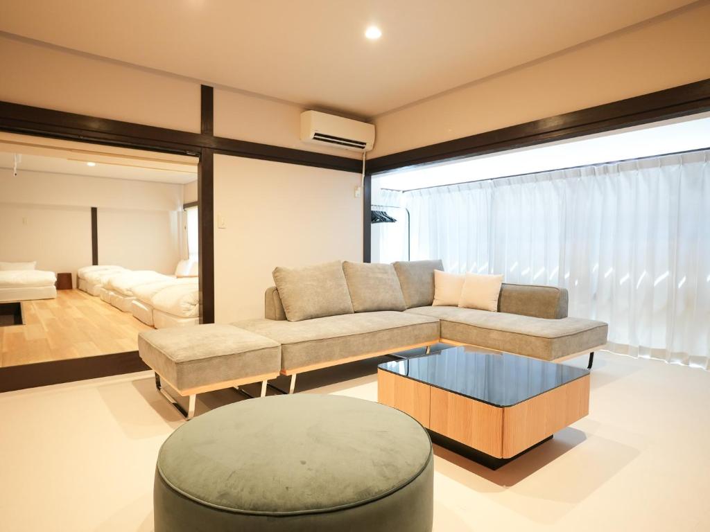 Tasone Stay OSAKA FMK101