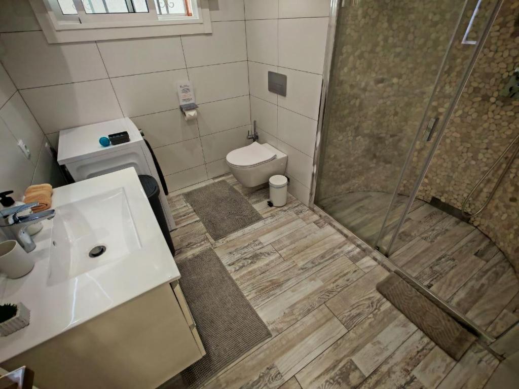 Ocean View Apartment-Pool-FamilyHoliday