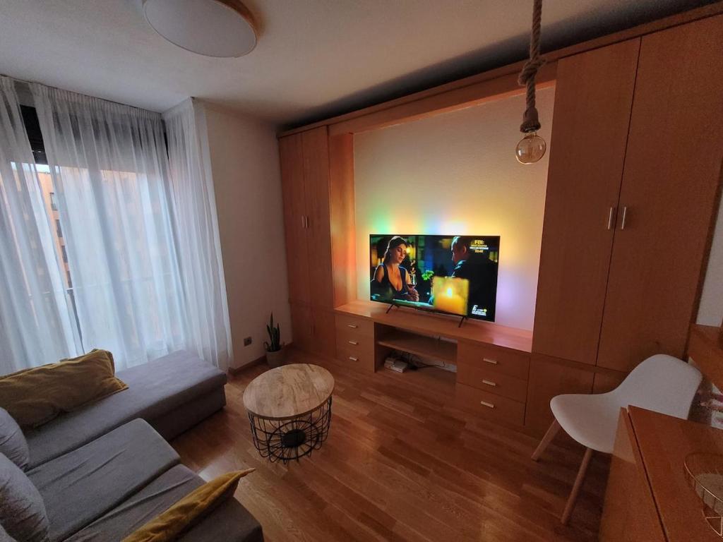 Full equipped flat with pool in Madrid