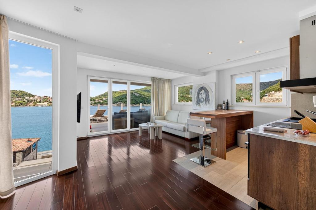 New Luxury Penthouse Worldwide