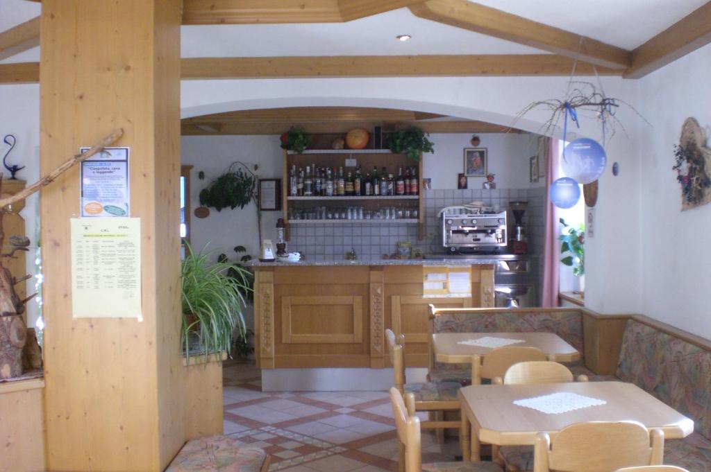 Restaurace v ubytování Albergo Pensione Serenetta