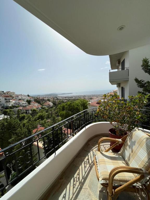 Studio with breathtaking view in Panorama Voula