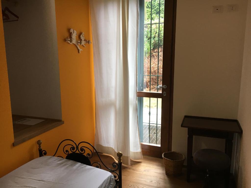 Elleboro - Single Room With Garden View