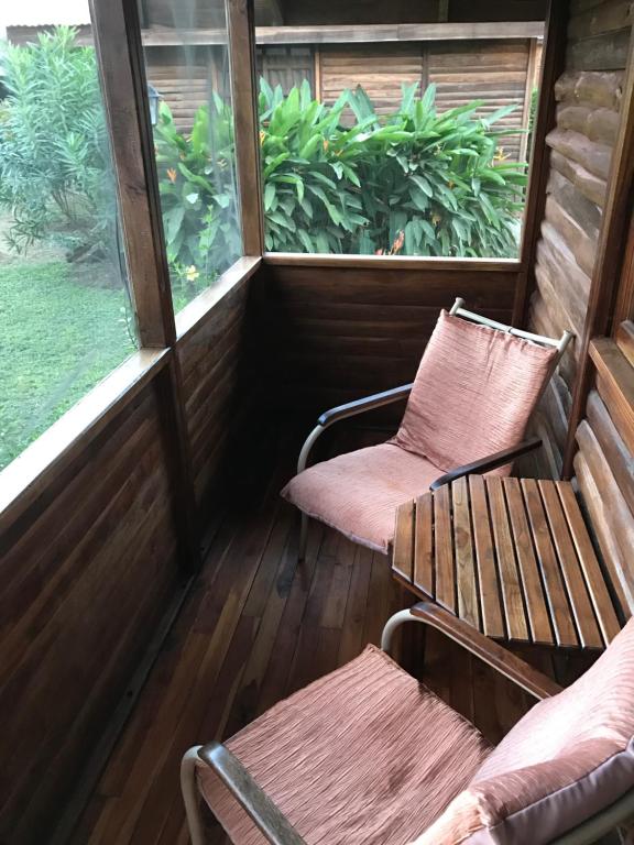 Posezení v ubytování Hotel Cabanas La Teca