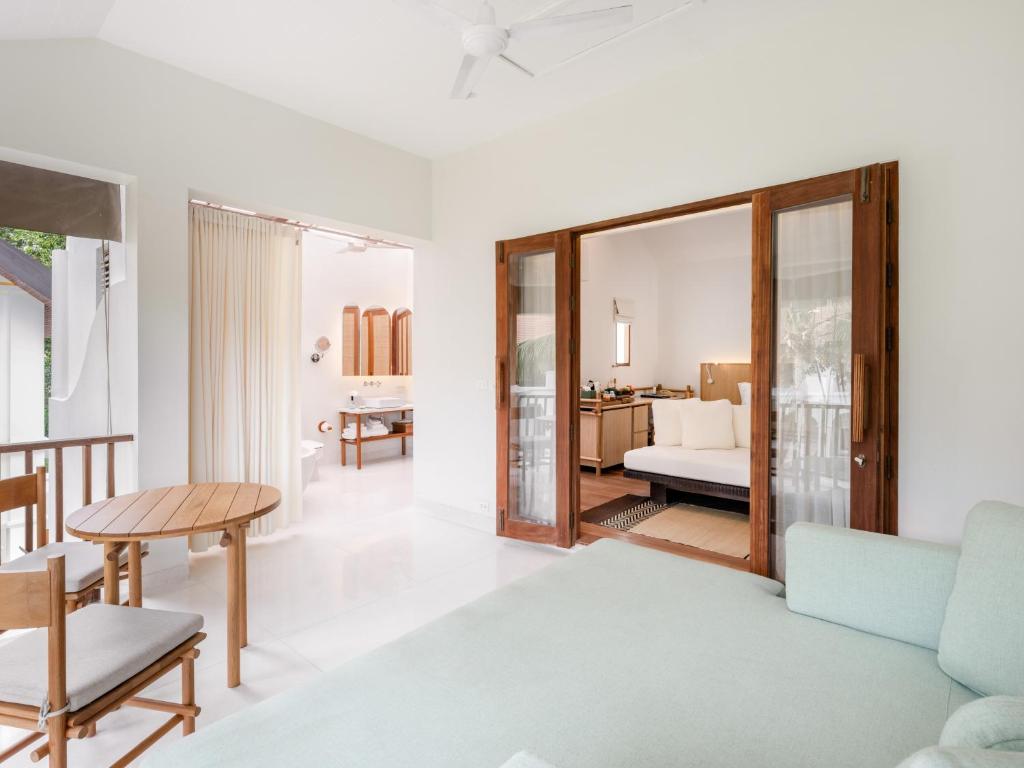 SALA Samui Choengmon Beach Resort photo 4