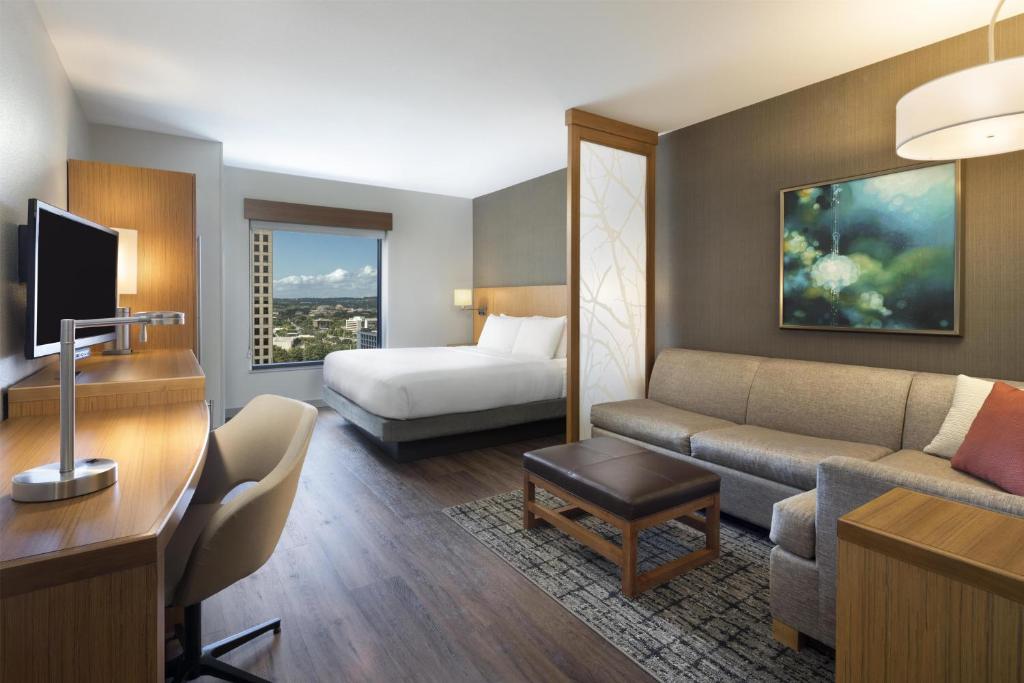 Hyatt Place Austin Downtown - 