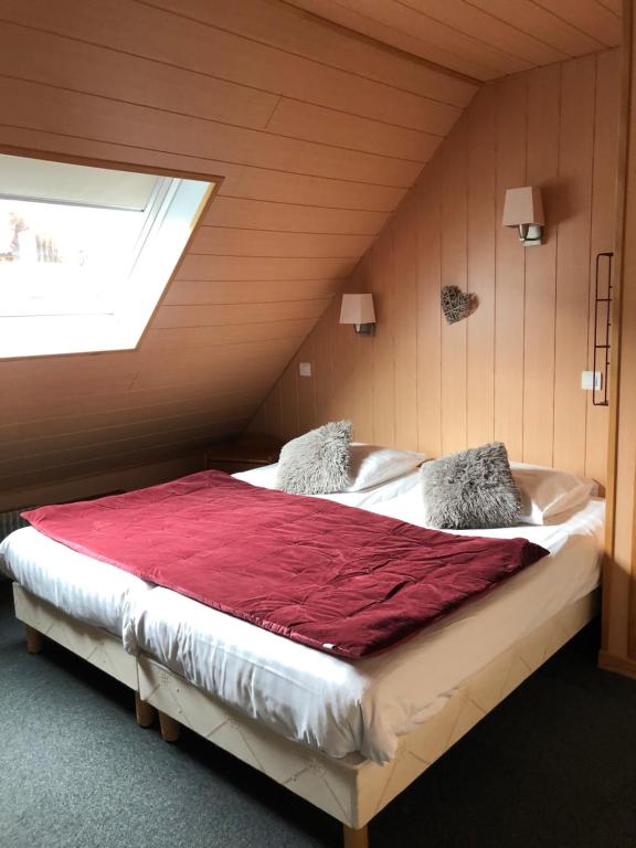 Hôtel SPA Au Cheval Blanc - Chambres climatisées – photo 9