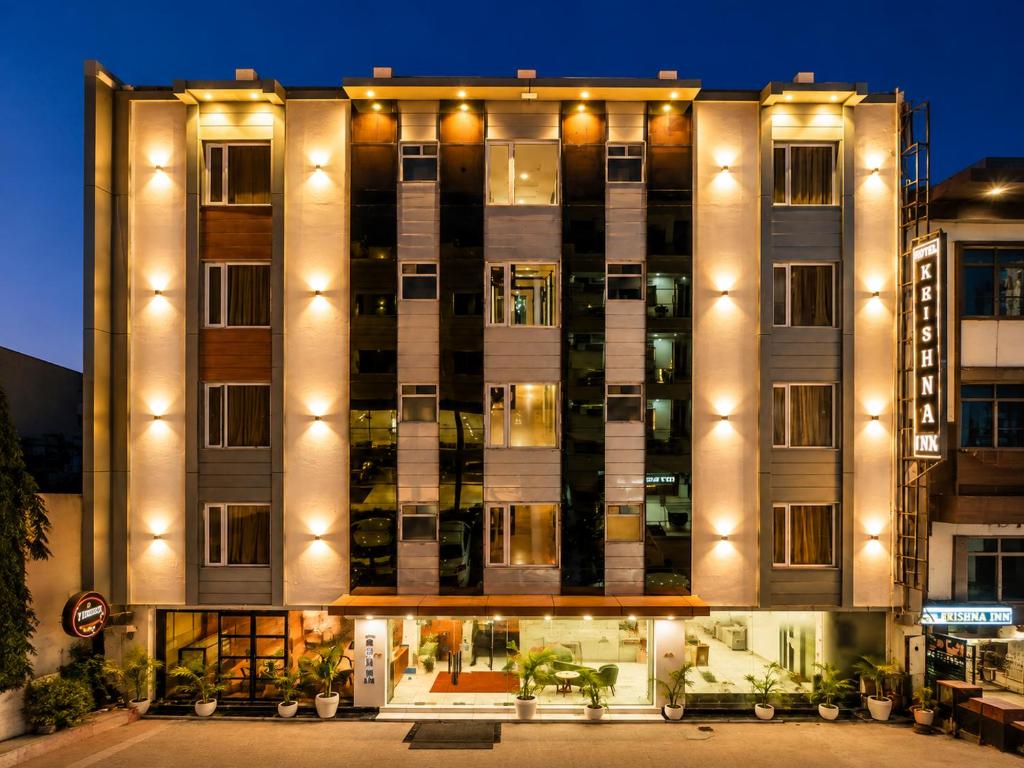 لابی و فضای عمومی Hotel Krishna Deluxe-By RCG Hotels Near New Delhi Train Station - تصویر ۵