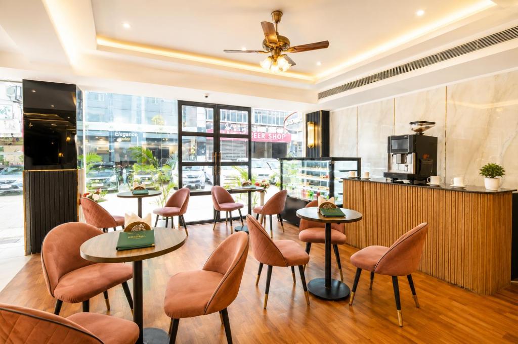 فضای داخلی Hotel Krishna Deluxe-By RCG Hotels Near New Delhi Train Station در دهلی نو - تصویر ۳