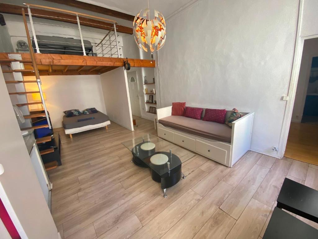 FLC, loft atypique CAMAS HYPER-CENTRE