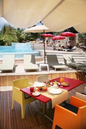 Bazén v ubytování Ambienthotel Spiaggia nebo v jeho okolí