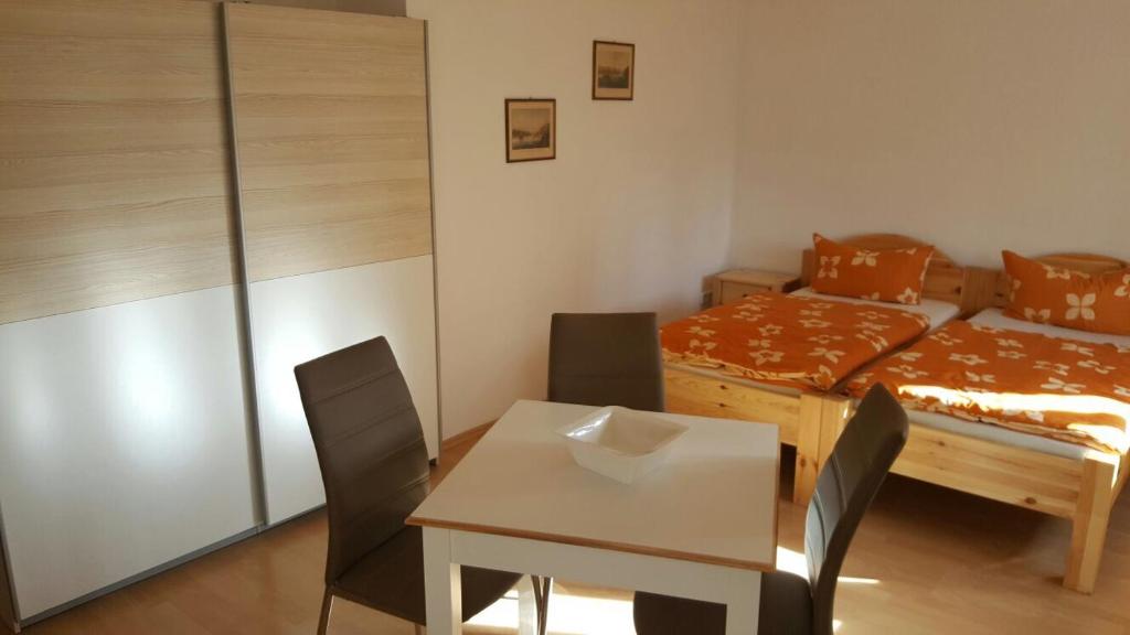 Internationales Gästehaus Leipzig - Habitación Doble O Twin Con Baño Compartido