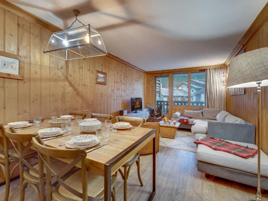Confortable appartement 4 pièces avec wifi, parking, exposé Sud près des pistes à Val-d'Isère.
