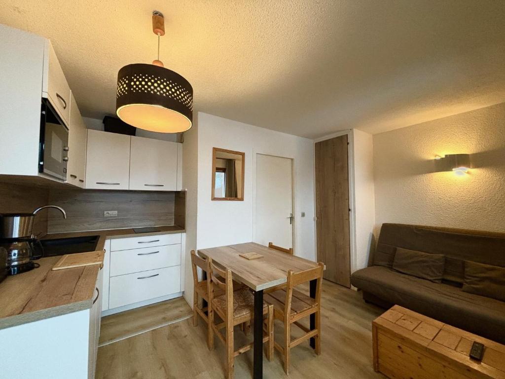Résidence Carlines I - Studio 4 personnes au pied des pistes aux Ménuires MAE-5694