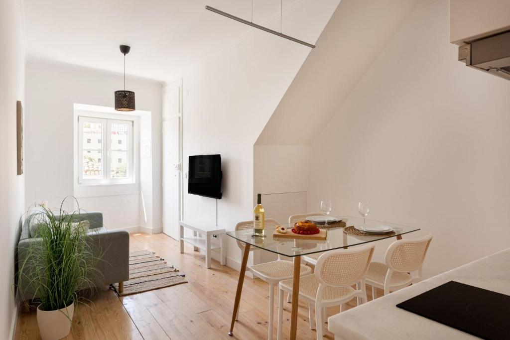 Modern Flat in Historic Mouraria