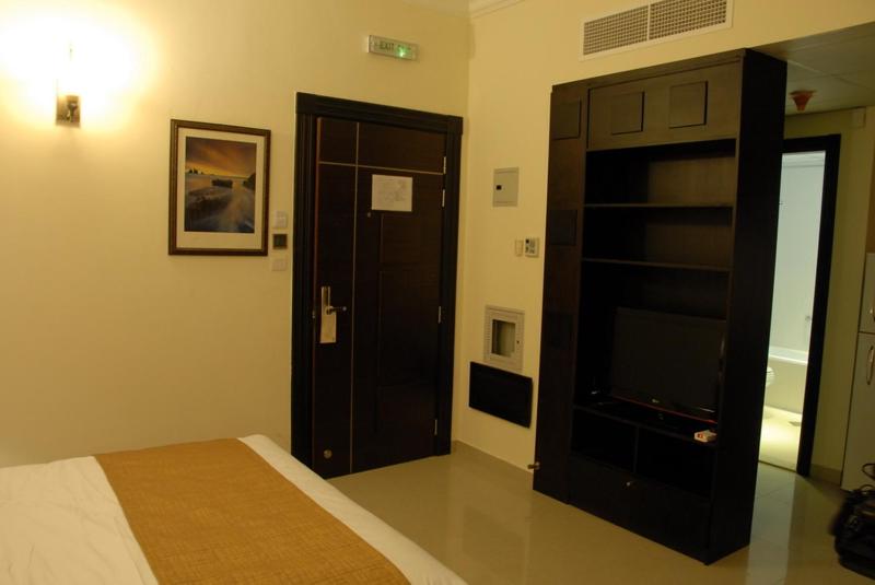 REST NIGHT HOTEL SUITES AL HAMRA