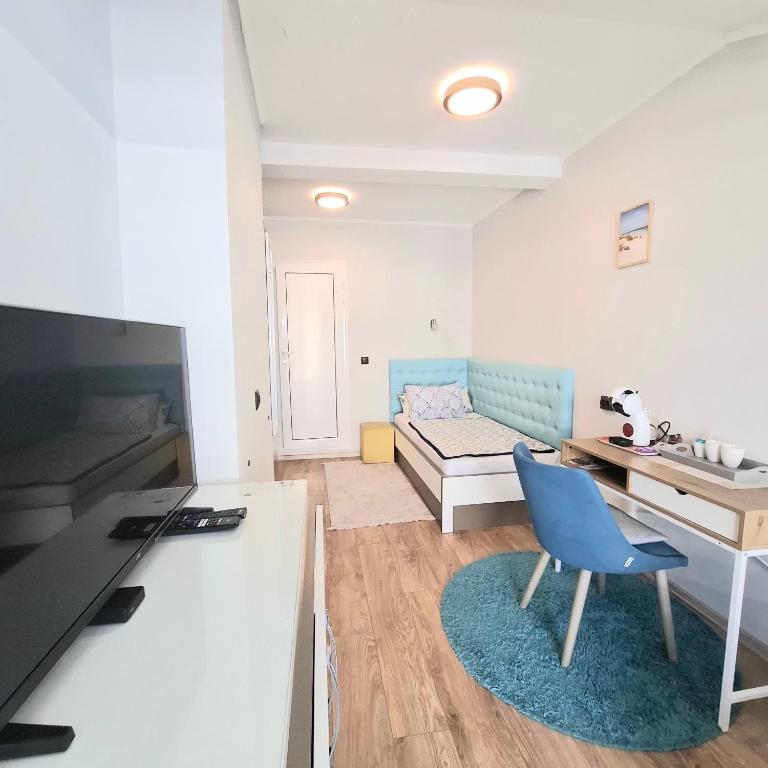 White Rose Guest Rooms - 
