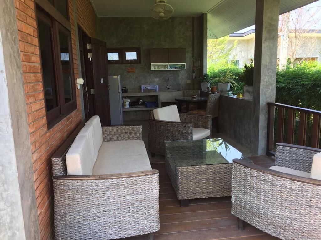 Posezení v ubytování Baan Chai Thung Resort