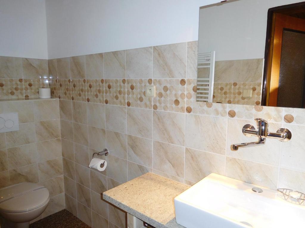Łazienka w obiekcie Hotel v Nebi