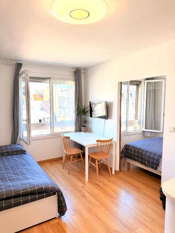 Central Apartment in Core Marais