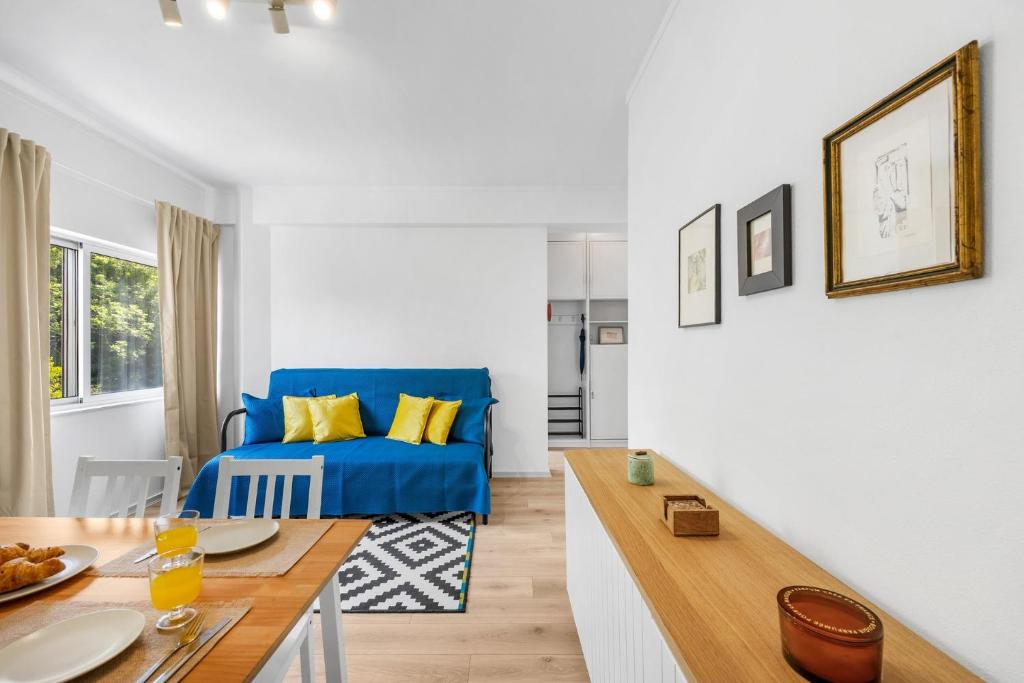 Bright Apartment | Trindade & City Centre