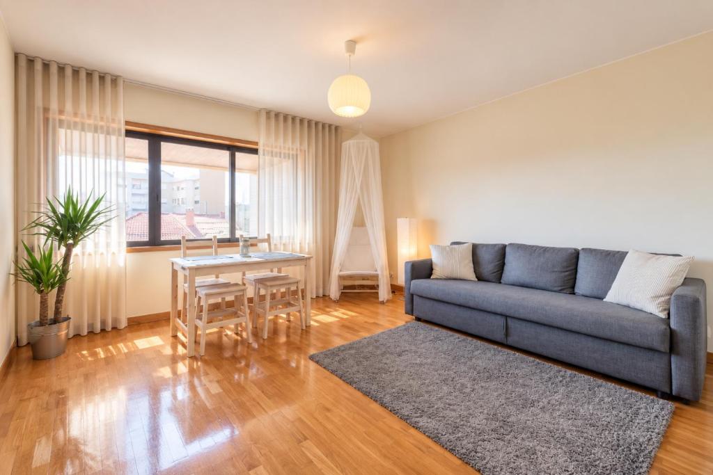 Gaia House - Apartamento com Metro à Porta e Centro Histórico Perto