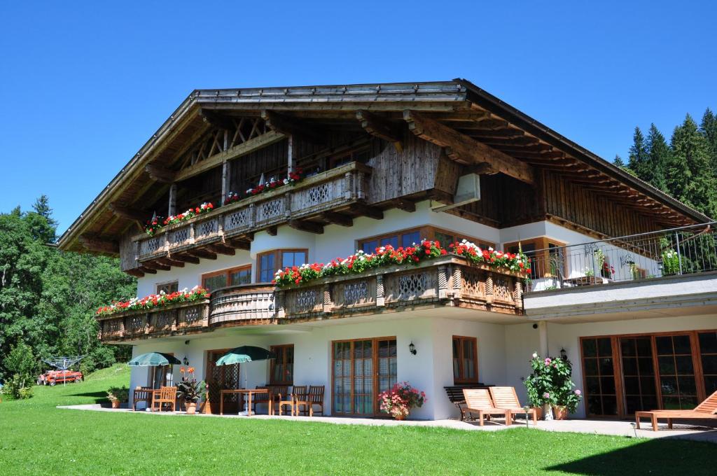 Zdjęcie z galerii obiektu Landhaus Alpensonne w mieście Schattwald