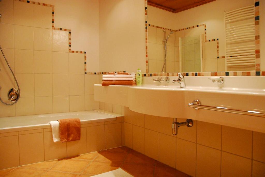 Zdjęcie z galerii obiektu Landhaus Alpensonne w mieście Schattwald