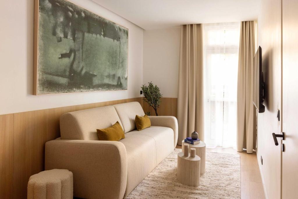 Elegant A C Apartment 1BR - 4P - Nation