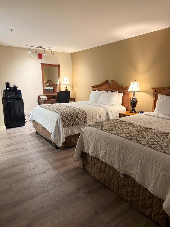 Clayton Plaza Hotel & Extended Stay - 