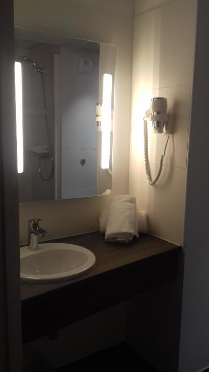 Hotel Arena Toulouse - Resim 35