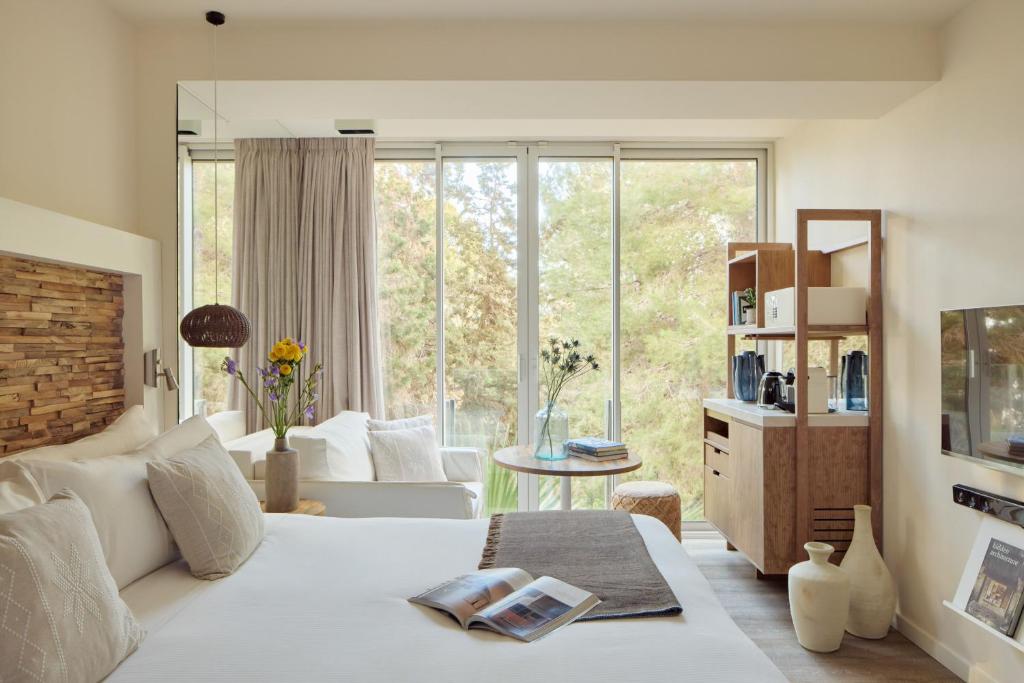 ME by Meliá Ibiza - The Leading Hotels of the World photo 2