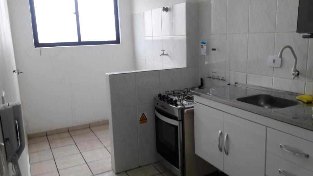  Apto com Piscina e Churrasqueira