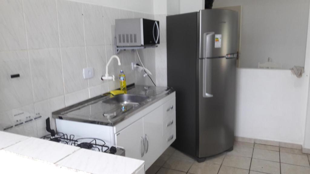  Apto com Piscina e Churrasqueira