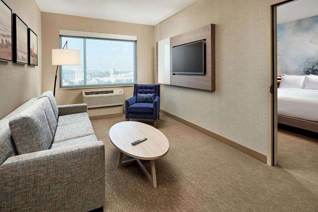 Cambria Hotel & Suites Anaheim Resort Area - 