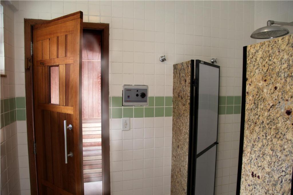  Summit Montese Tower Hotel