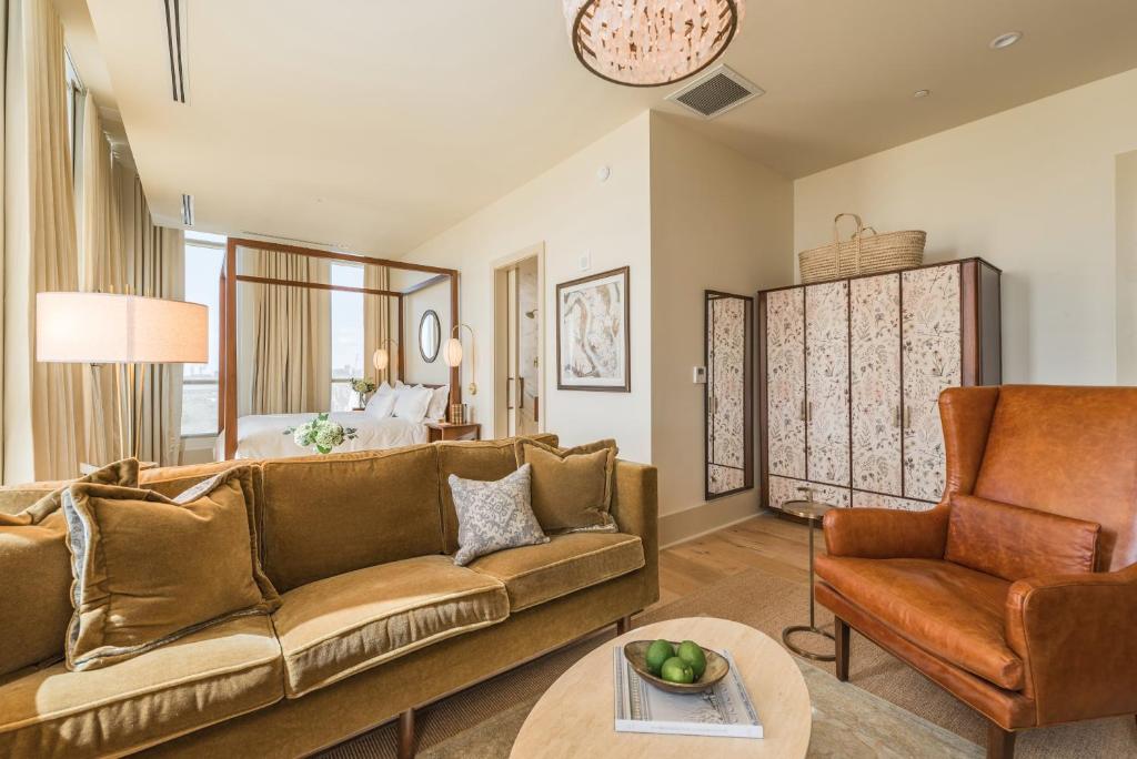 The Dewberry Charleston - Charleston Flat