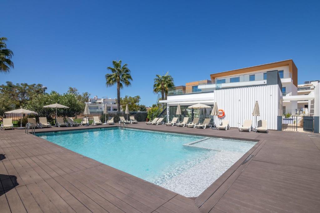 Luxury 2br With Terrace 5-min Walk
