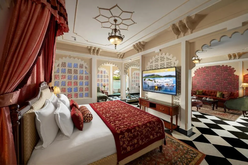 Grand Royal Suite with Lake View