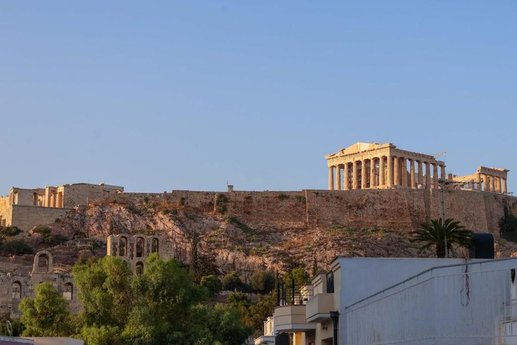 Acropolis Perspective by Eleni & Nikolas